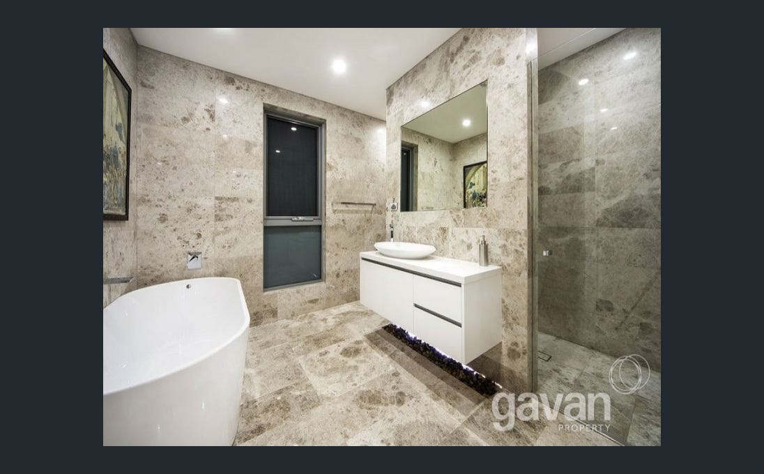 Main Bathroom — Connells Point Residence by Pier 8 Constructions