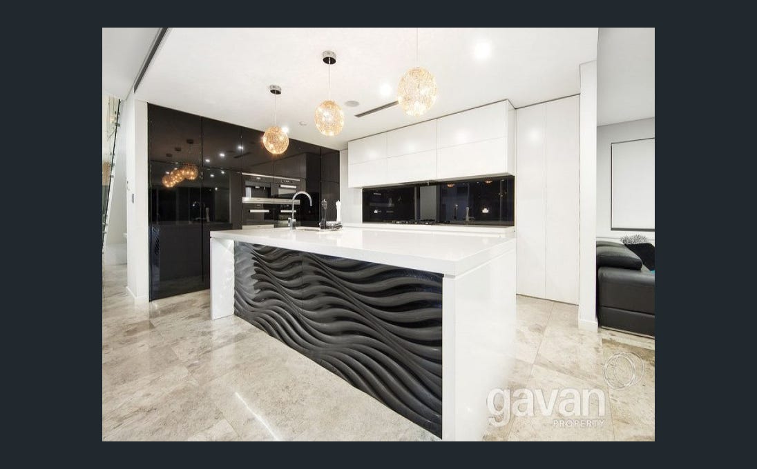Sculpted Kitchen — Connells Point Residence by Pier 8 Constructions